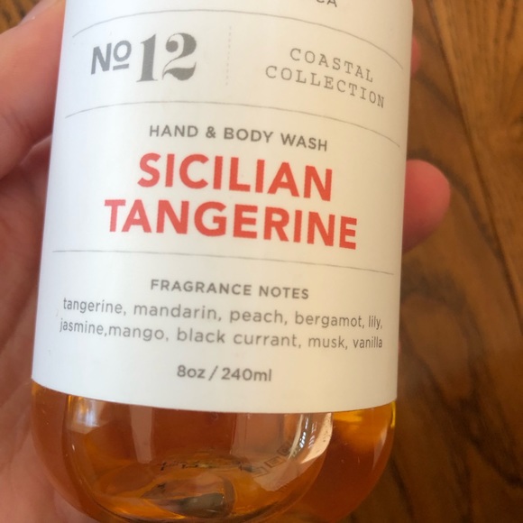 Anderson Lilley hand and body wash 8oz in Sicillian Tangerine - Picture 2 of 5